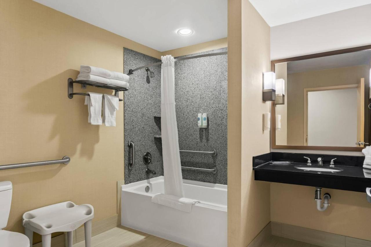 Eco Lodge Inn & Suites By KC Hotels/ Bentonville Rogers — photo 3