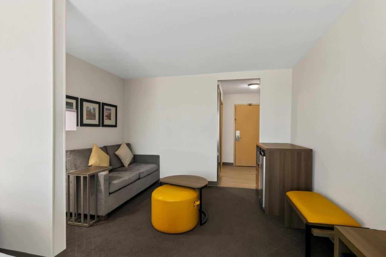 Eco Lodge Inn & Suites By KC Hotels/ Bentonville Rogers — photo 20