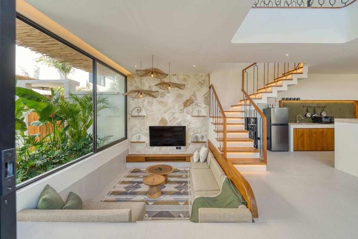 Anjuna Surf & Sunset 3BR Villas in Uluwatu - 5