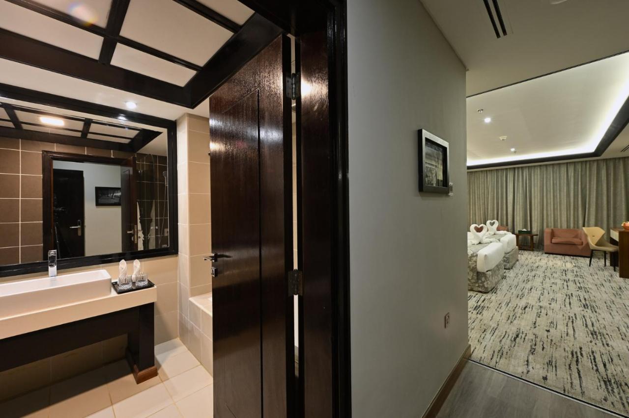 Pavilion Palace Hotel - 3