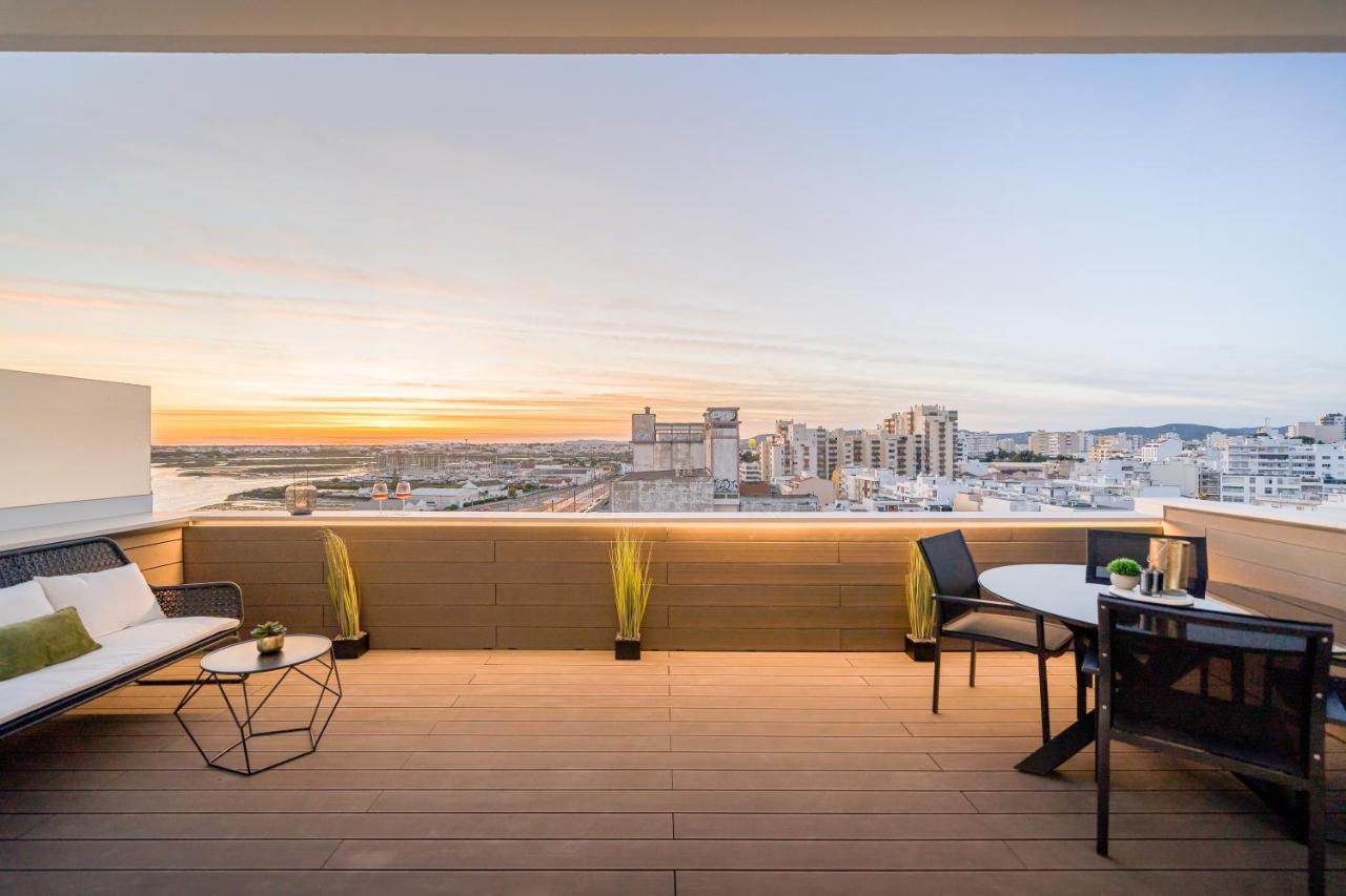 Downtown, 1br with a first row view over the sea