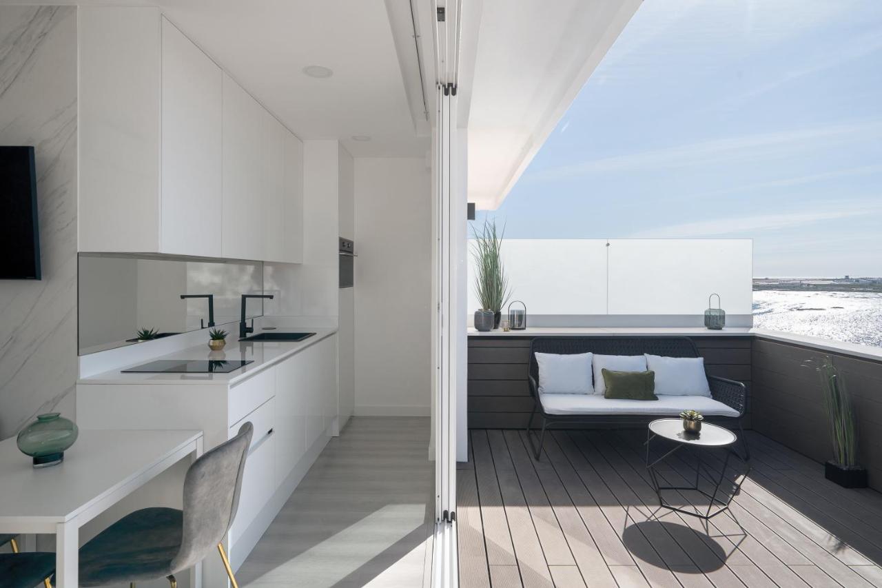 Downtown, 1br with a first row view over the sea - 3