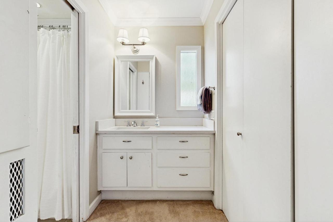 Tarrytown Retreat - 3