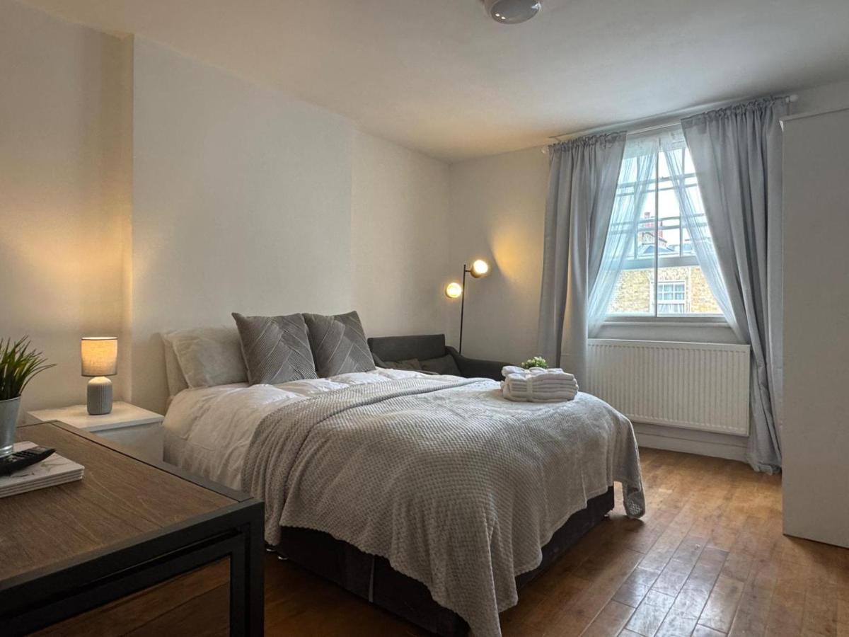 Stylish Studio Moments from Paddington Station- 2 - 2