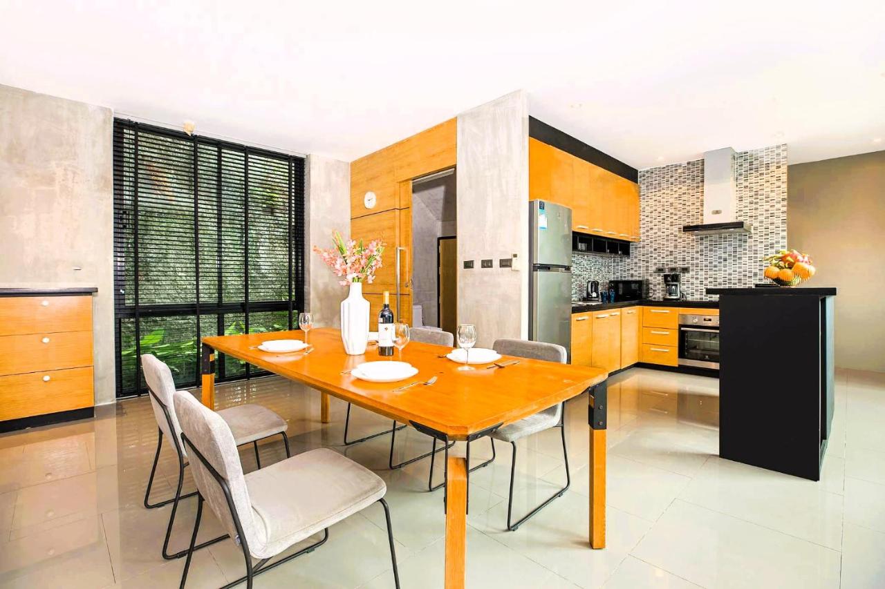 Nature-Inspired 2BR Duplex P12 with pool and gym - 4