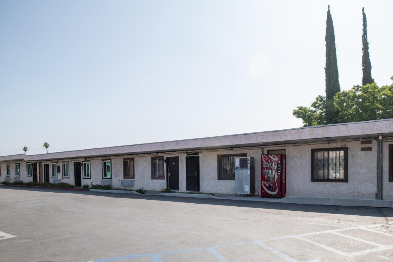 Foothill Motel — photo 15