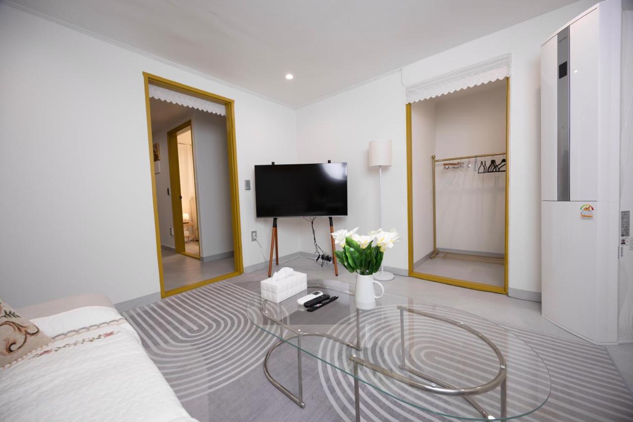 Gangnam Luxury Stay - 5 min to Yangjae Stn - Newly Renovated - 5