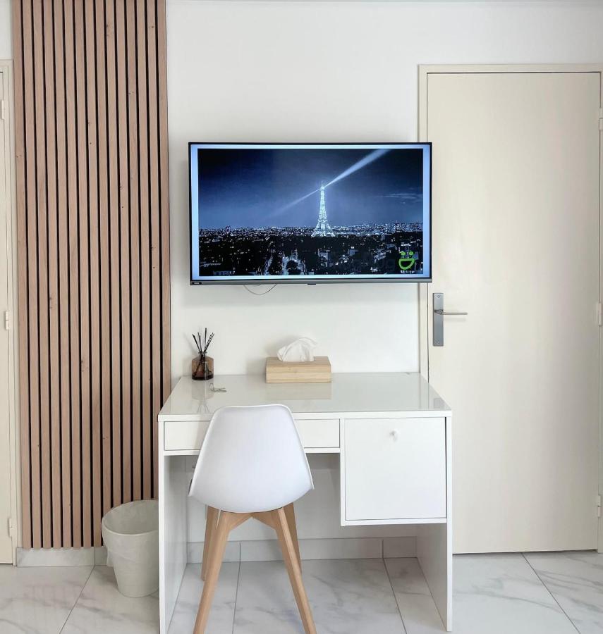 New Apartment in Paris center metro 7 & 14 Maison Blanche - 4