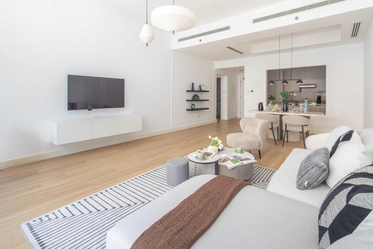 Frank Porter - Bay Square 1 - 5