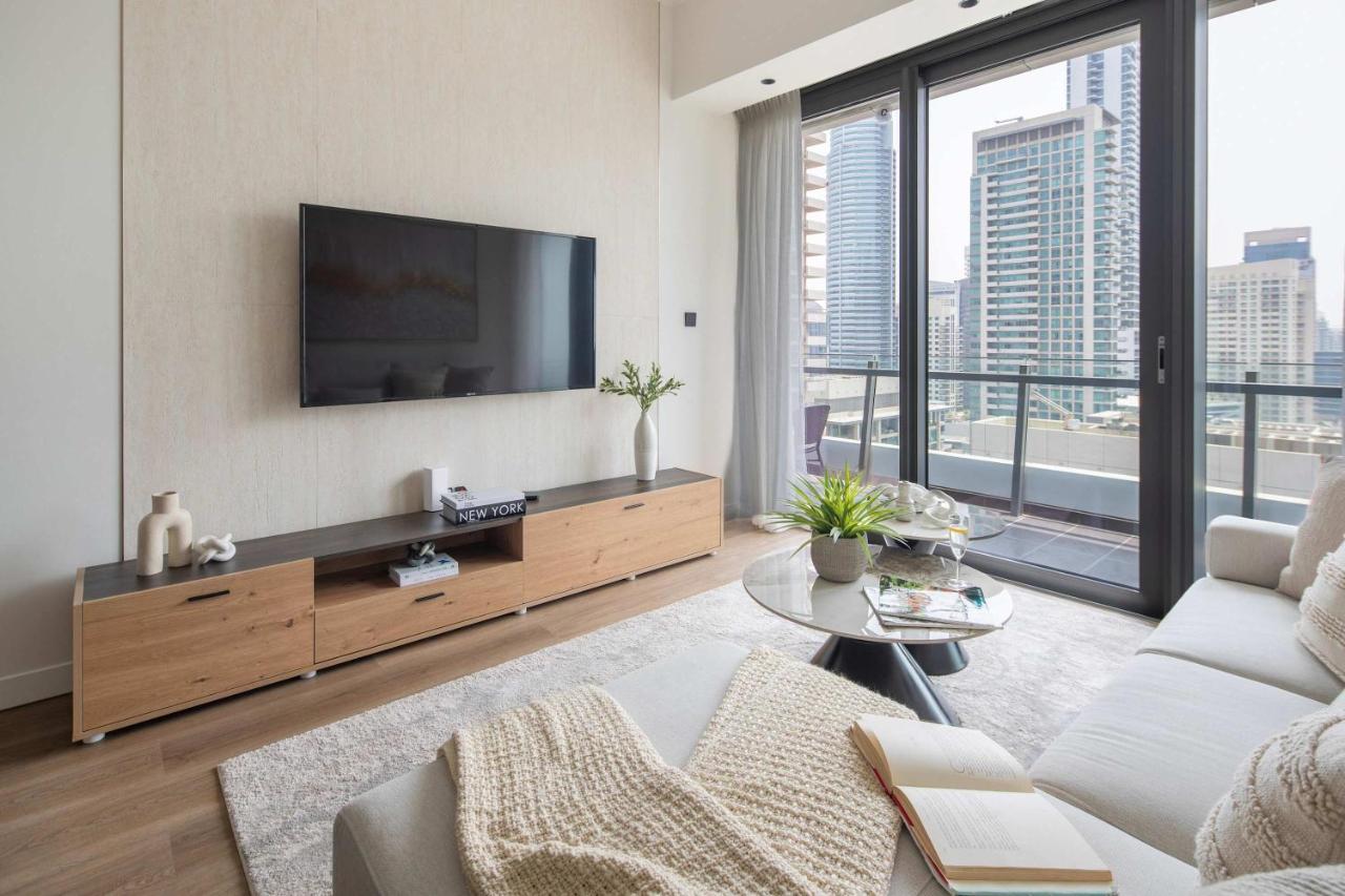 Frank Porter - Silverene Towers A - 4