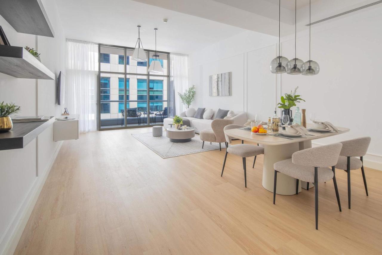 Frank Porter - Bay Square 1