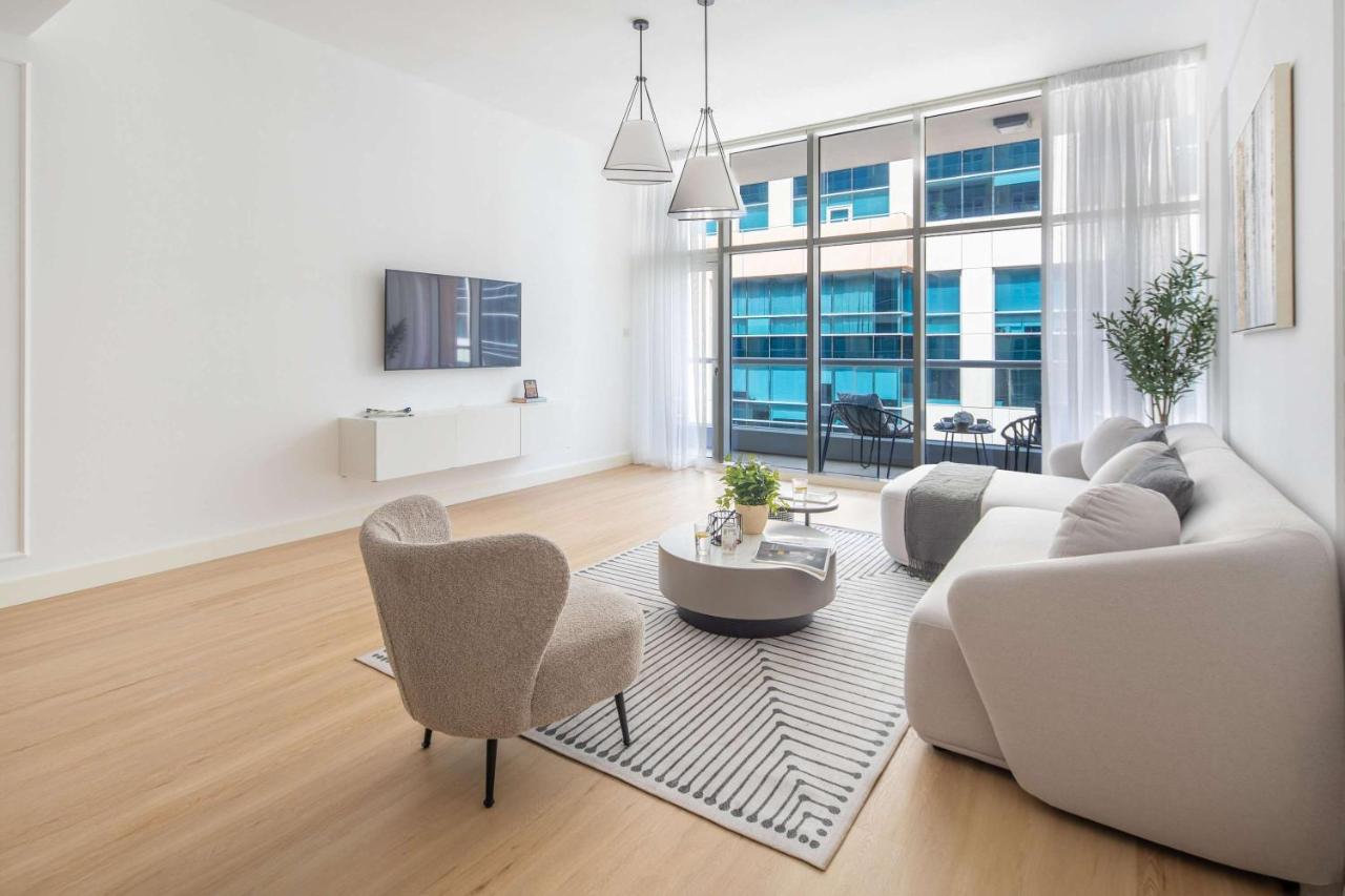 Frank Porter - Bay Square 1 - 4