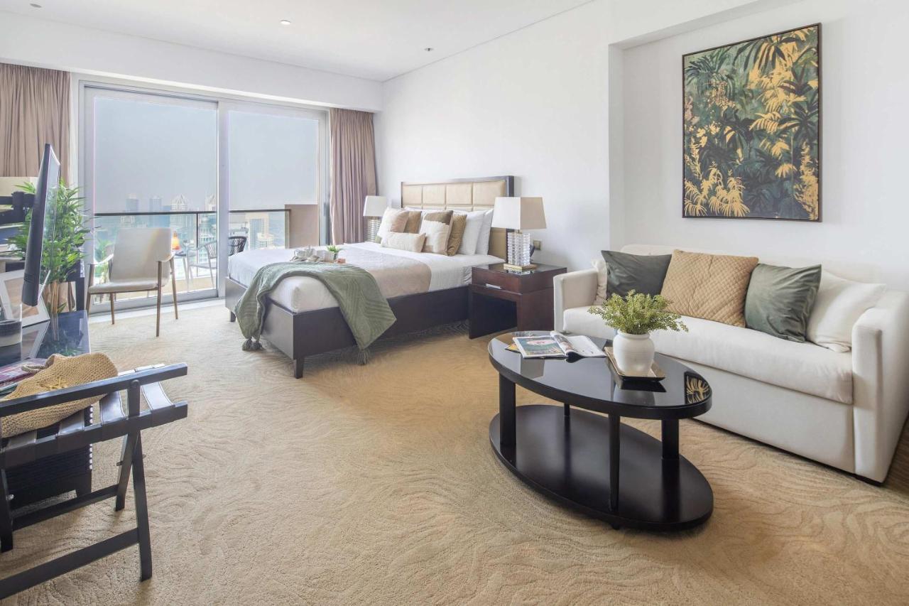 Frank Porter - Dubai Marina Mall Hotel - 2