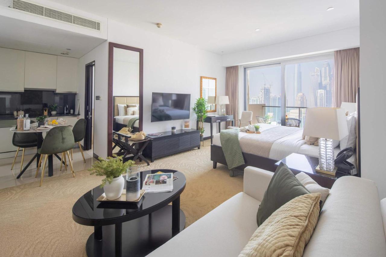 Frank Porter - Dubai Marina Mall Hotel - 3