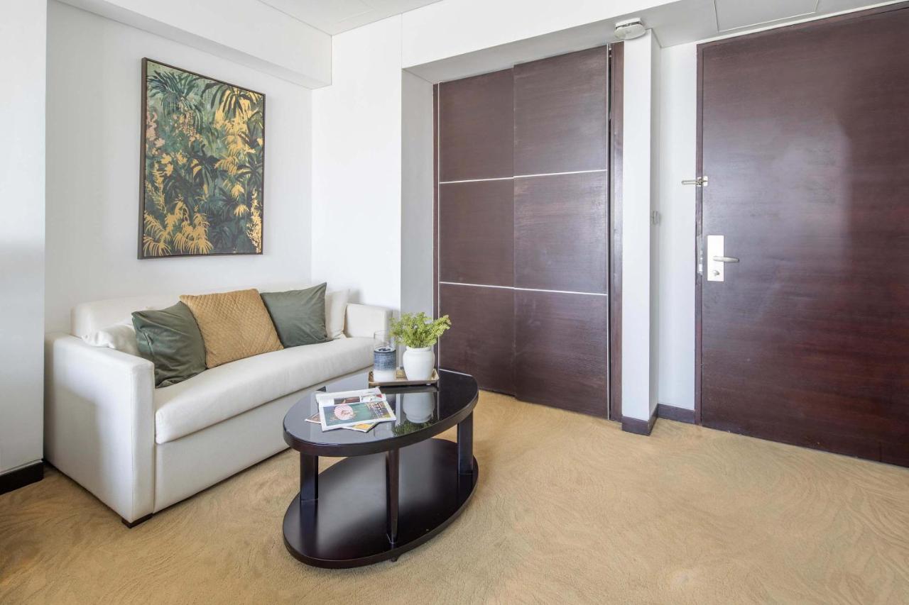 Frank Porter - Dubai Marina Mall Hotel - 4