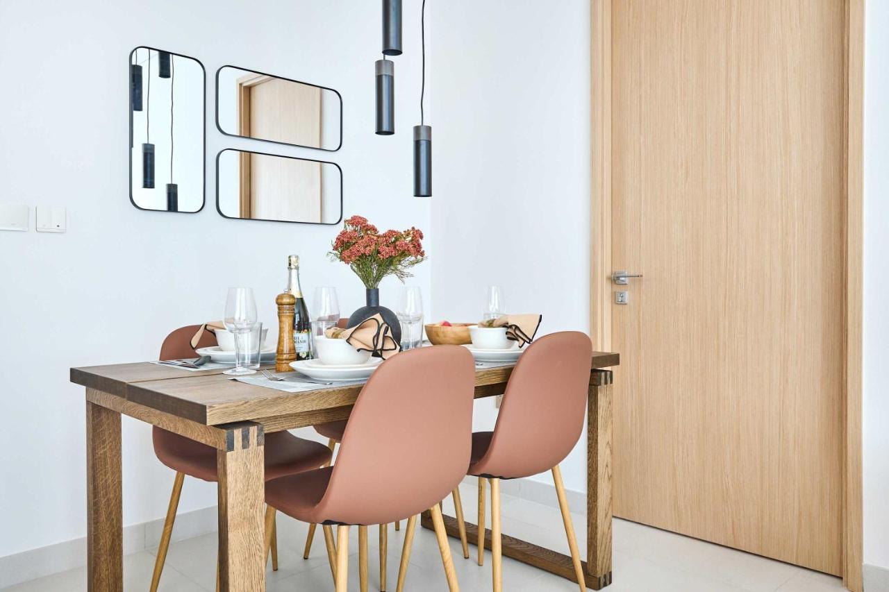 Frank Porter - Vida Dubai Mall Tower 2 - 5