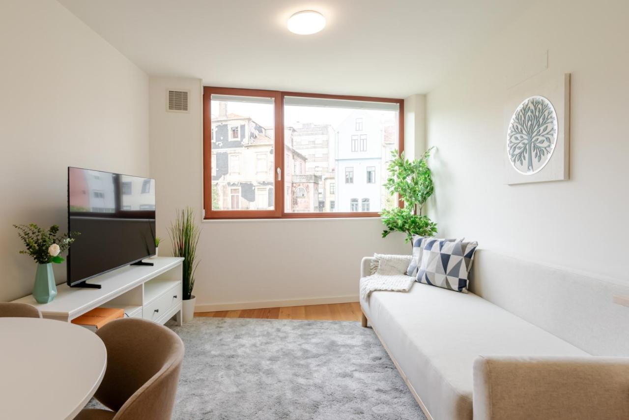 Modern & Bright Flat in Cedofeita by HostWise - 2
