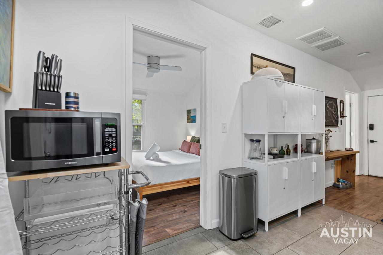 Walk to E. Austin Hotspots 2BR 1BA w Parking Dog-Friendly By Austin Vacay - 2