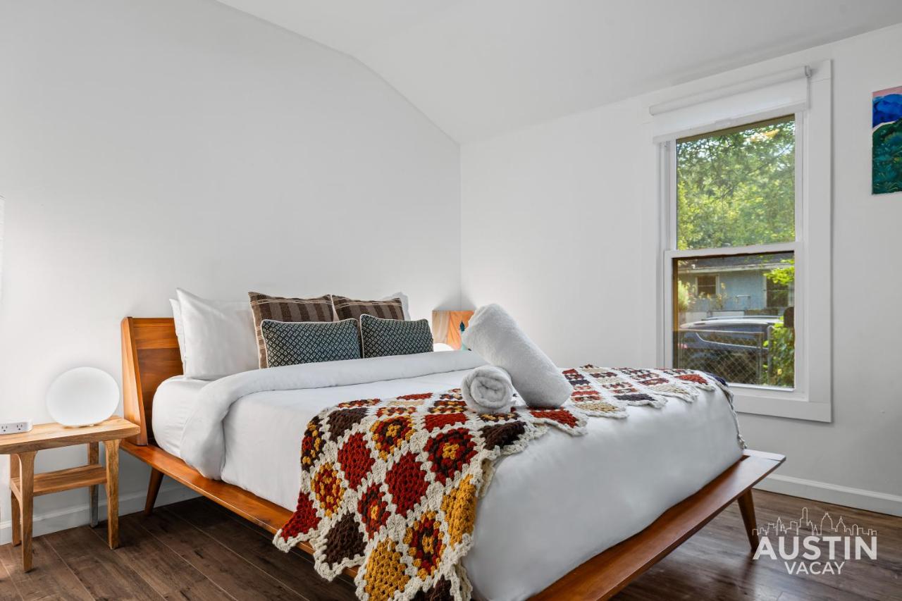 Walk to E. Austin Hotspots 2BR 1BA w Parking Dog-Friendly By Austin Vacay - 4