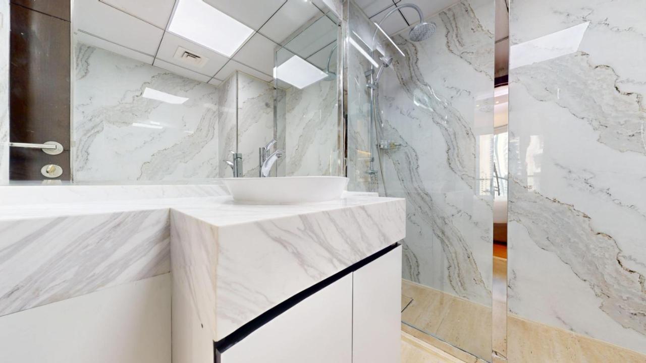 Vacationer Holiday Homes l 1 Bedroom Stunning Marina Skyline l Free Pool, Gym Access - 3