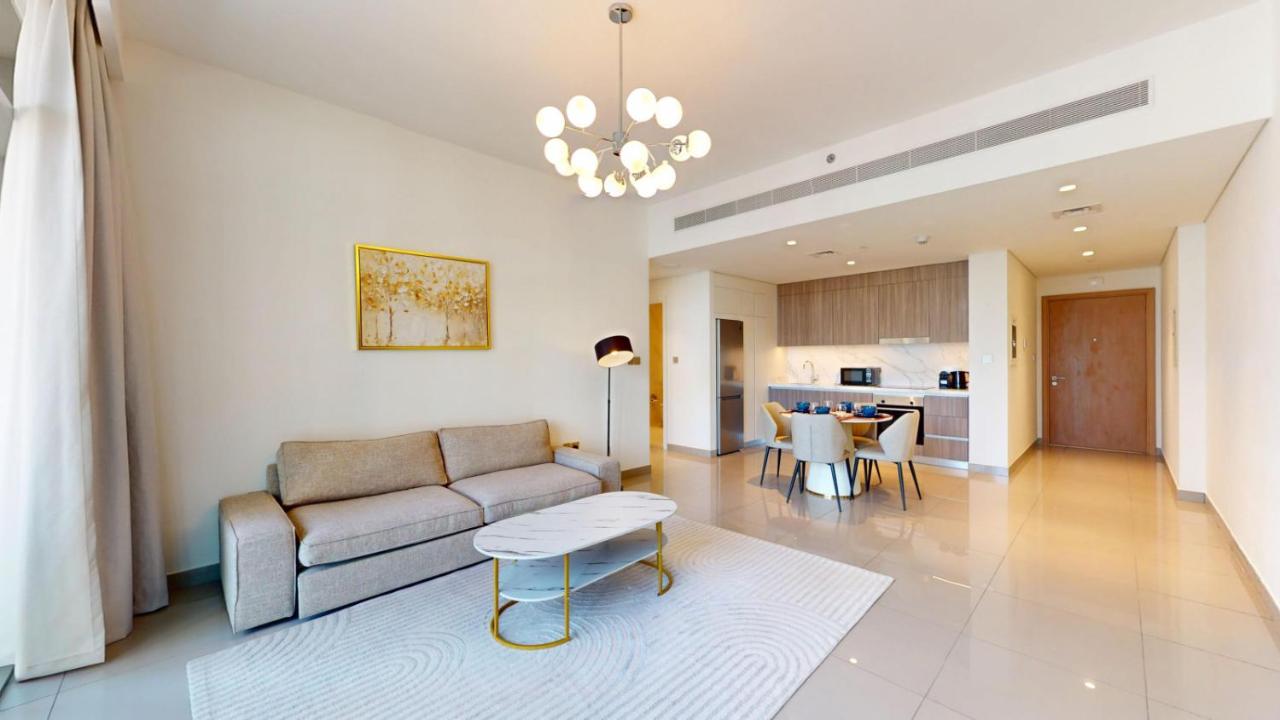 Vacationer Holiday Homes l Infinity Pool, Beach Access l 1 Bed in Emaar Beachfront - 5