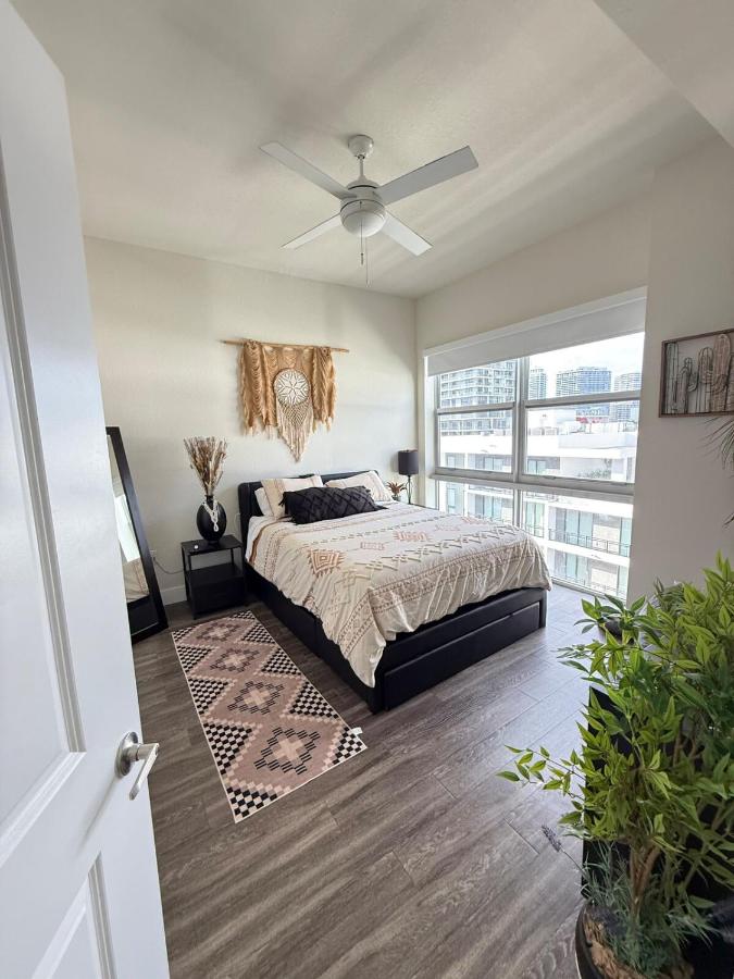 Edgewater Luxe 1BR - 2
