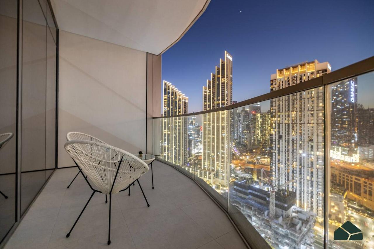 Vogue Vacation Homes, Downtown Grande Signature Residences, near Dubai Mall and Burj Khalifa, Two-Bedroom Apartment with Large Balcony, Infinity Pool with Burj Khalifa View, Access to all Amenities - 3