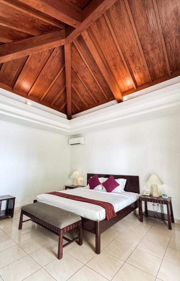 Legong Keraton Beach Hotel - 3