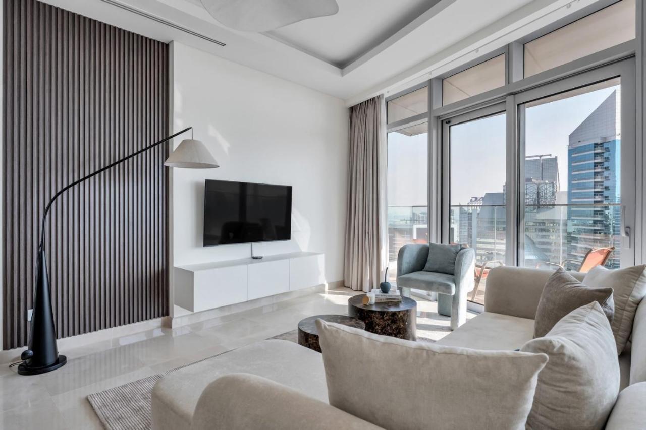 GuestReady - High-Floor 2BR | City and Canal View - 3