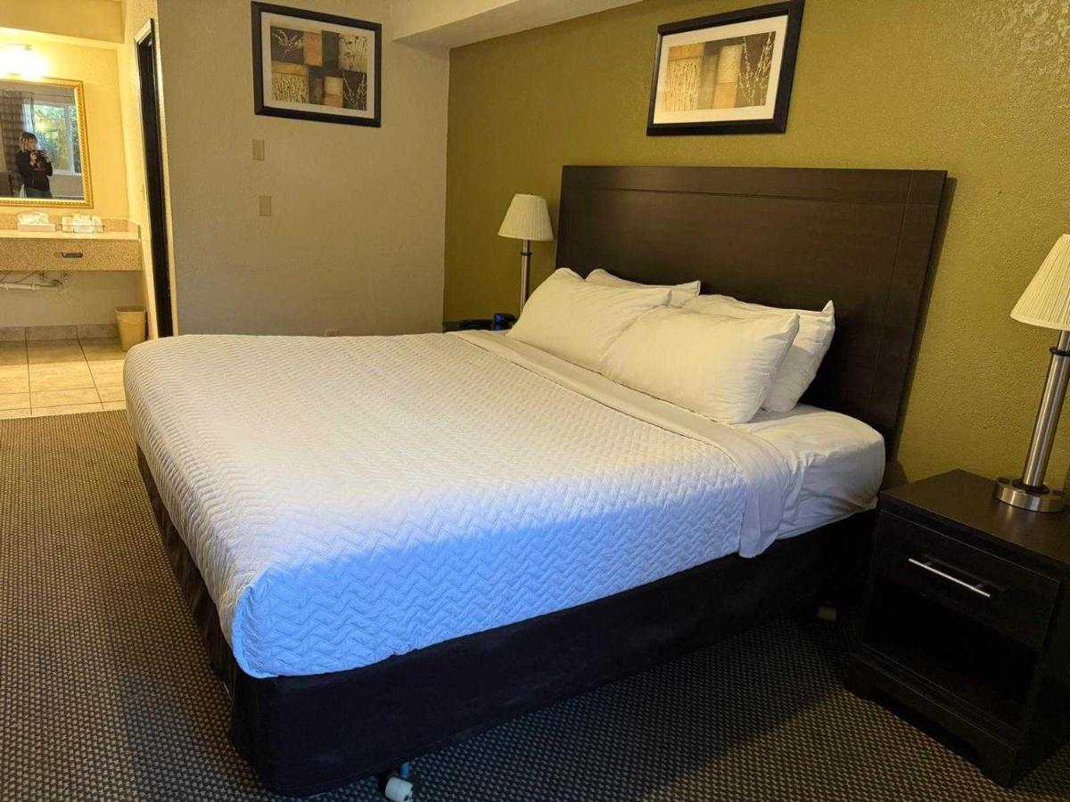 Knights Inn Centralia — photo 9