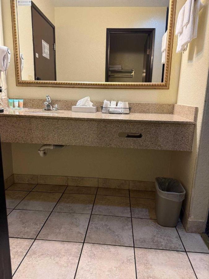 Knights Inn Centralia — photo 10