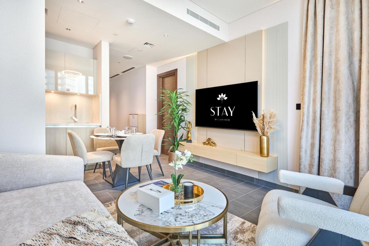 STAY BY LATINEM Luxury 1BR Holiday Home CC 3313 Near Burj Khalifa