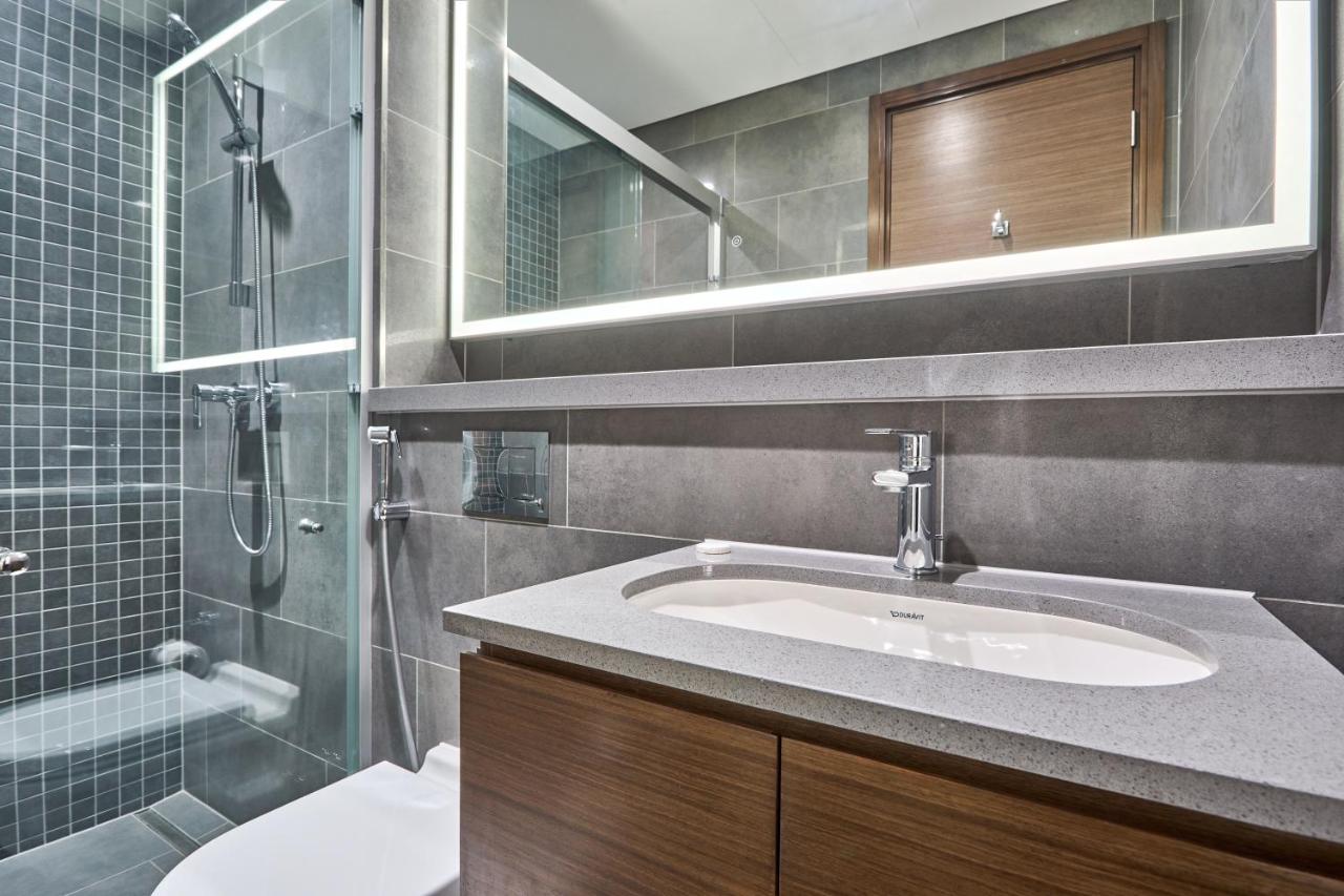 STAY BY LATINEM Luxury 1BR Holiday Home CC 3313 Near Burj Khalifa - 3