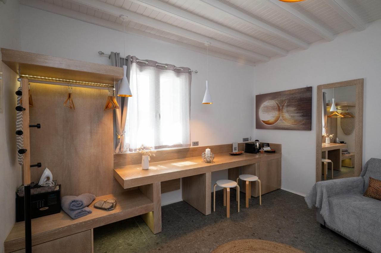 Mykonos Double Luxury Suites Collection-With External Hot spa Adults only - 3