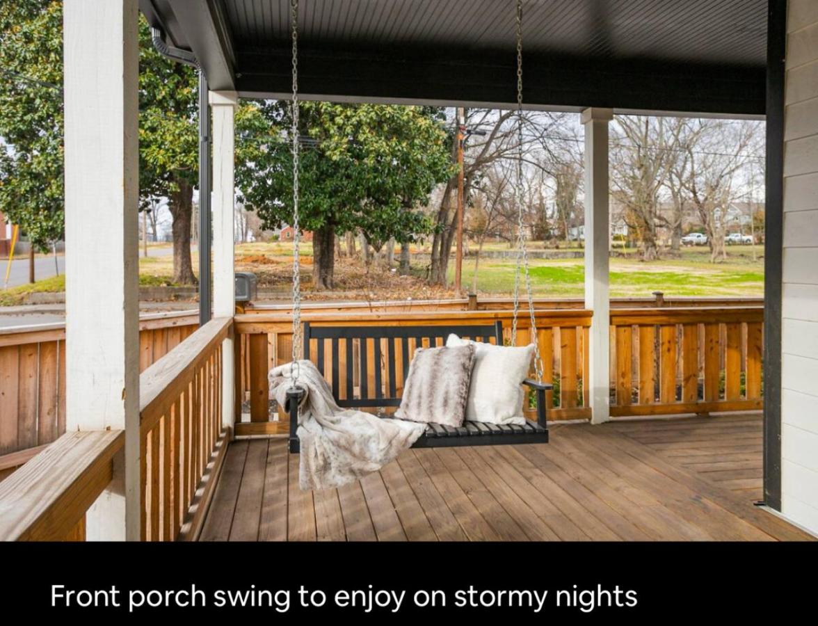 Broadway Breeze Escape Modern Nashville Comfort - 4