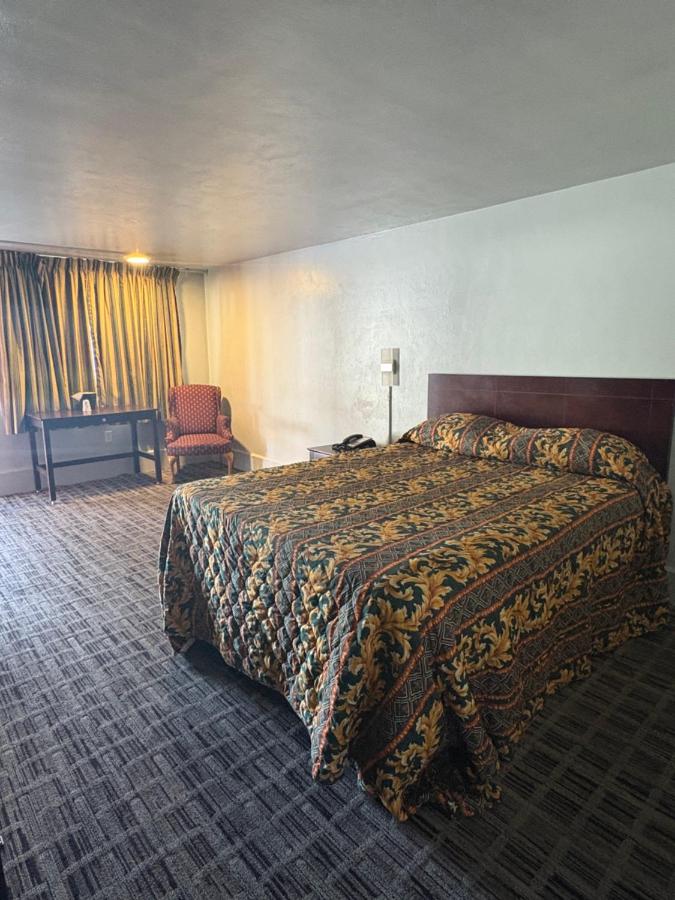 Hollywood Motel — photo 16