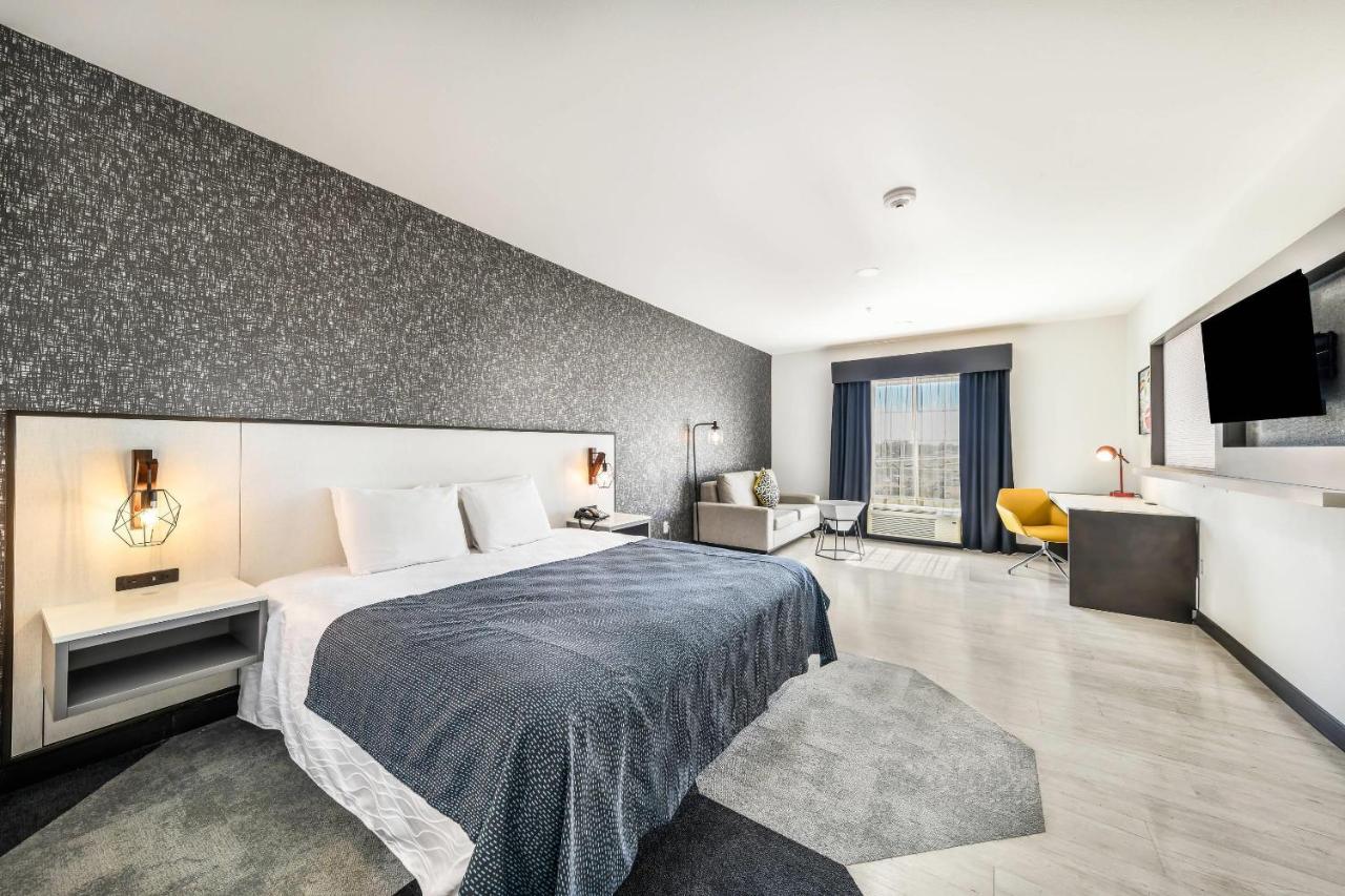 Hy-Lo Hotel — photo 21