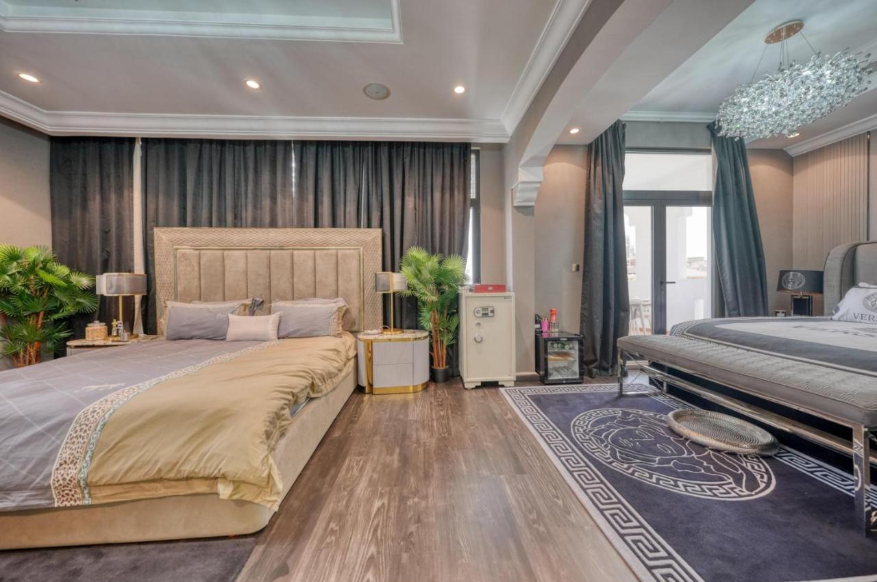 World Class Luxurious 5 BDR Villa In Palm Jumeriah - 2