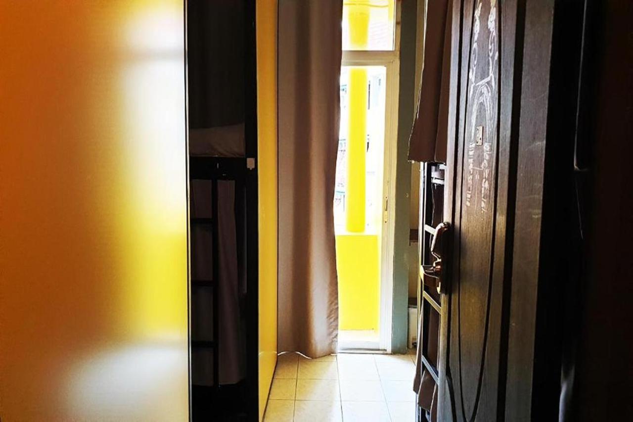 Beehive Phuket Old Town Hostel - 5