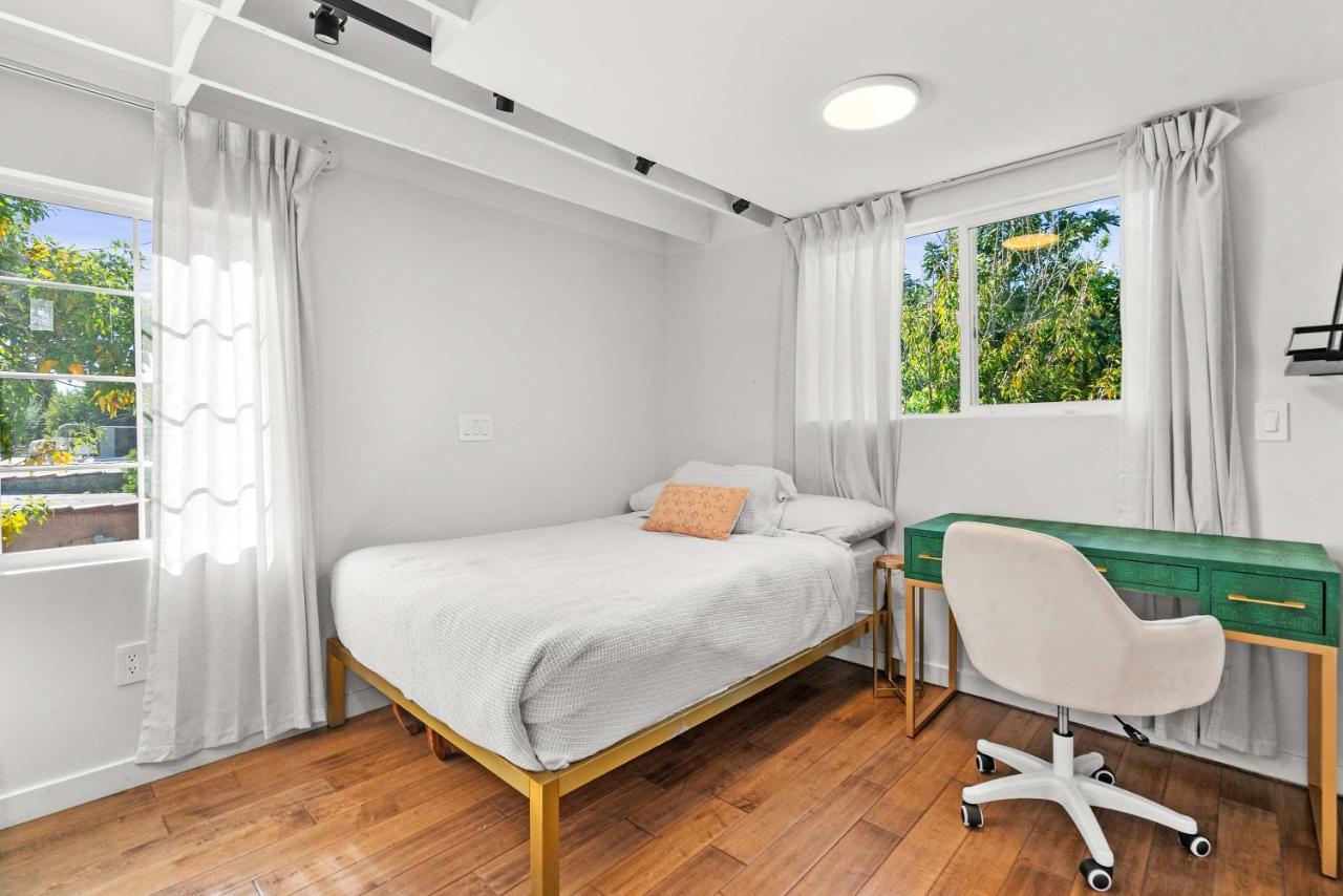 Quiet Upper-Level LA Studio Full Kitchen Prime LA - 3