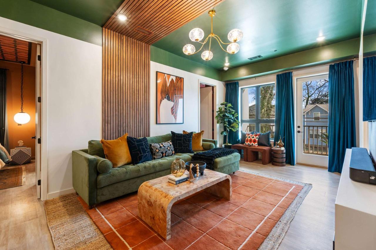 Three King Suites with Pool Gym Balcony & Garage Right On Music Row Downtown Views from Rooftop Walk to RCA Studio B & Local Dining Under 2 miles to Broadway Elevator Access 24 Hr Hospitality - 2