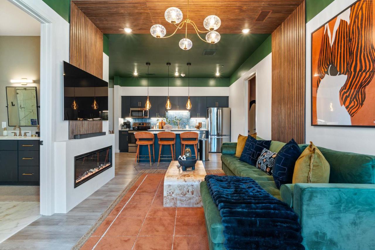 Three King Suites with Pool Gym Balcony & Garage Right On Music Row Downtown Views from Rooftop Walk to RCA Studio B & Local Dining Under 2 miles to Broadway Elevator Access 24 Hr Hospitality - 5