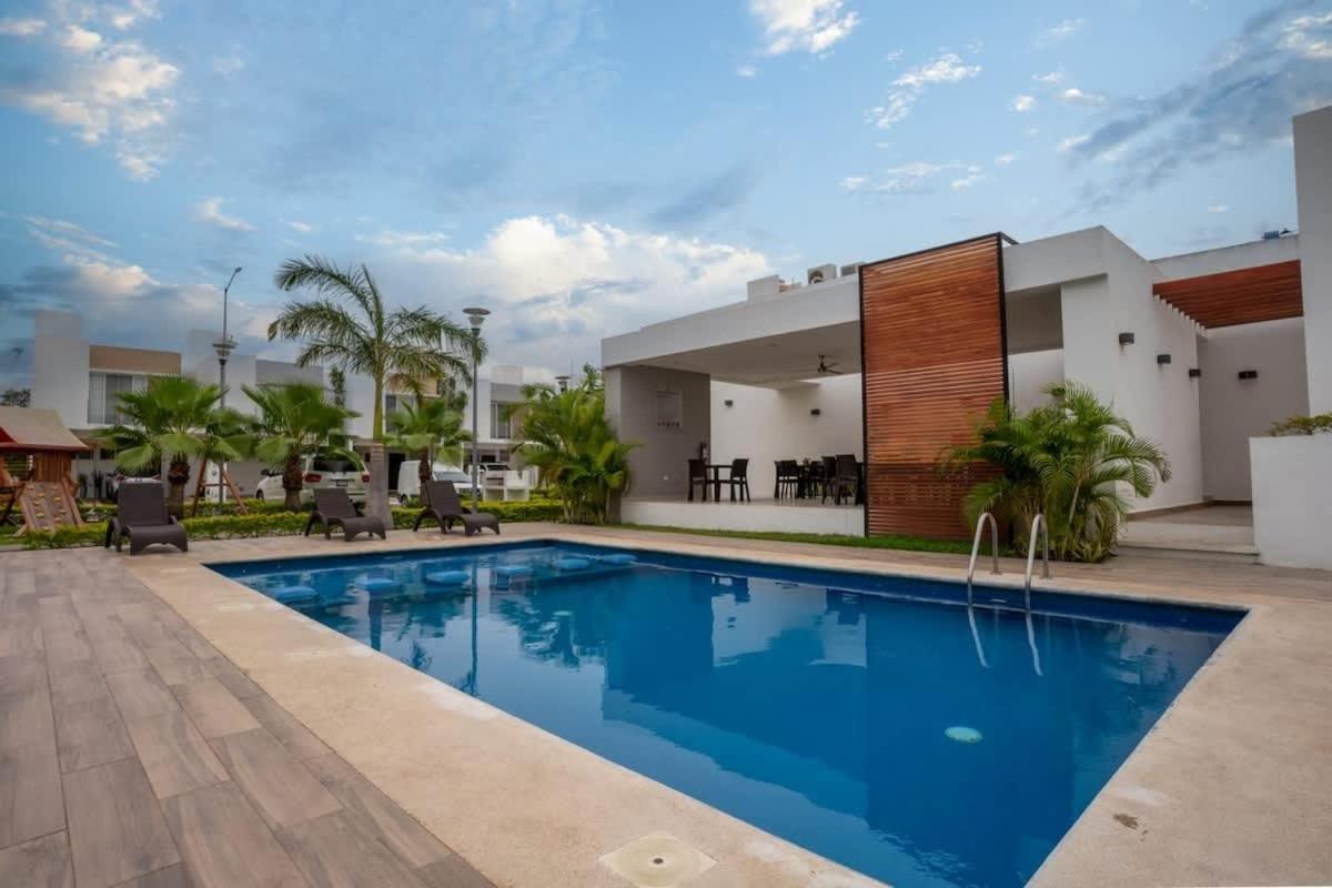 Casa Lucia 3BR Modern & Prime Location - 4