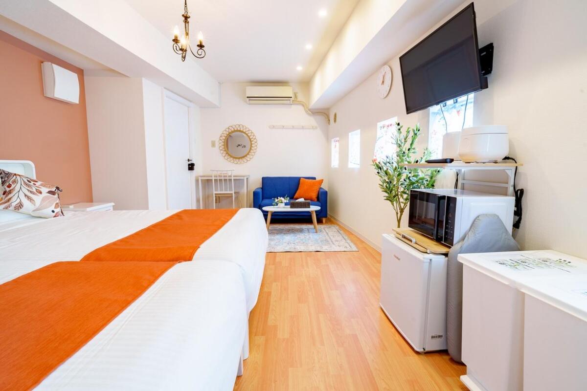 Higashi-Shinjuku 901 - 4