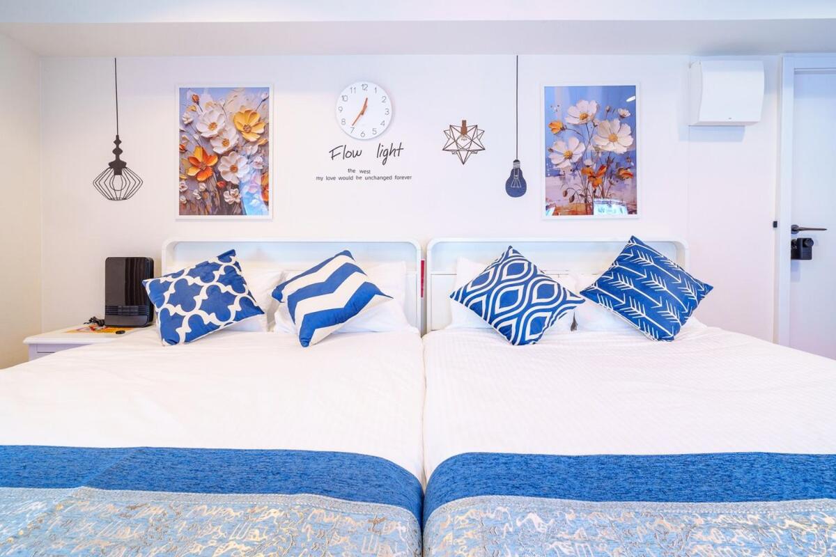 Higashi-Shinjuku 903