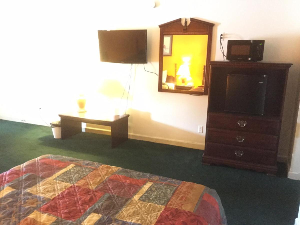 Budget Inn — photo 10