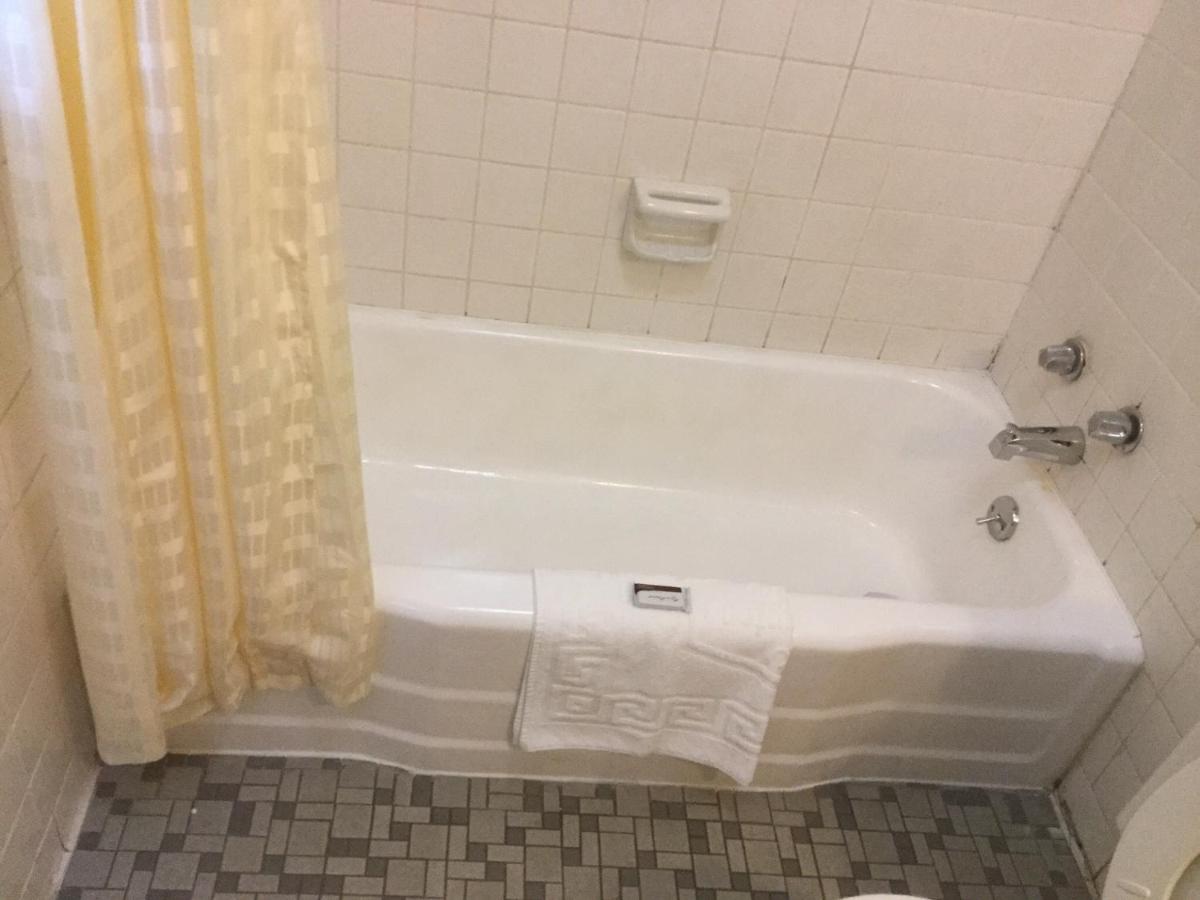 Budget Inn — photo 3