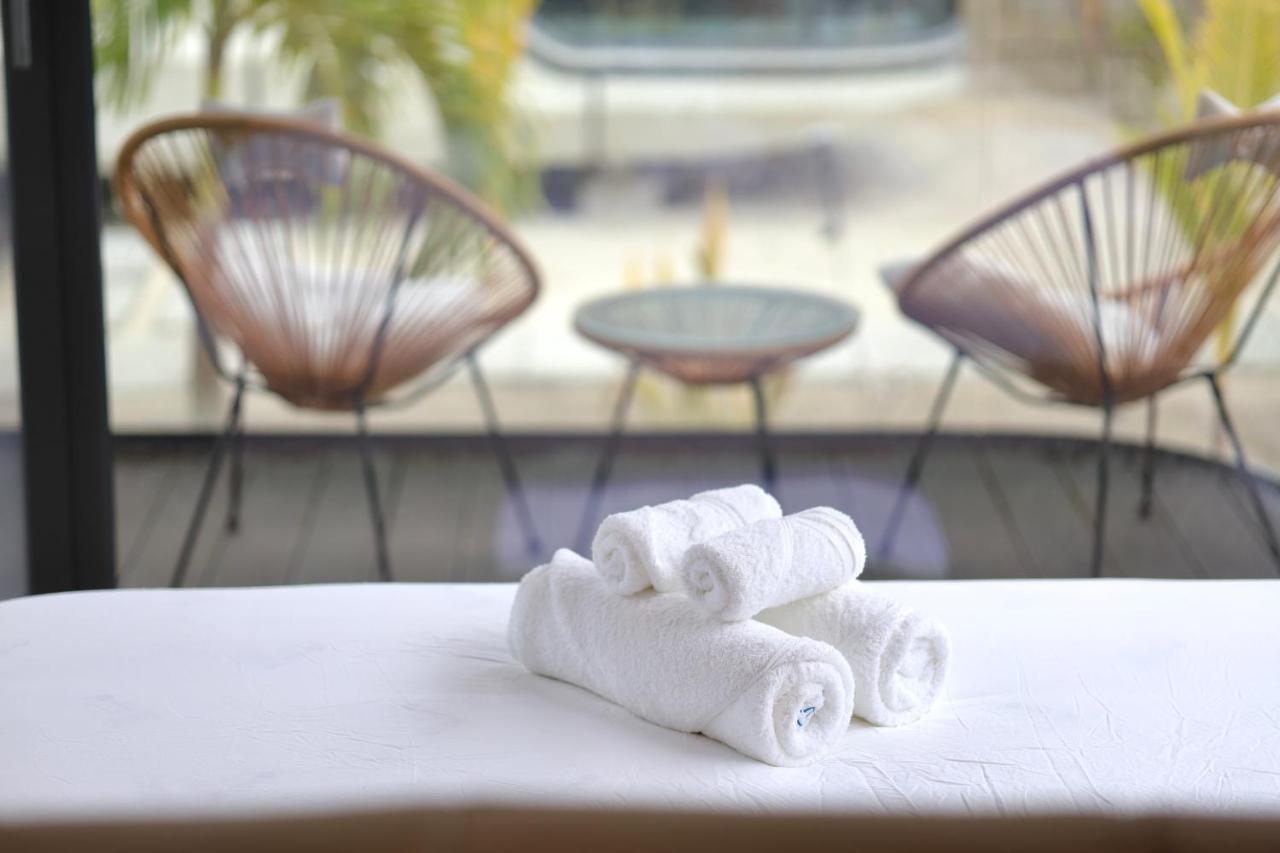 Sunny Pavilion Thoddoo - 3