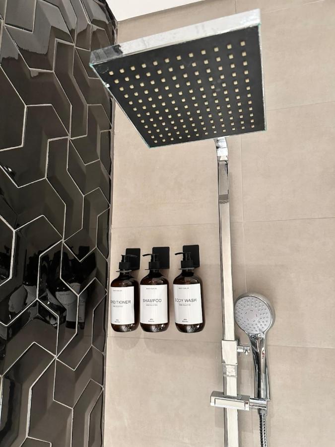 5-Star Vibes Modern Studio Business Bay - 2