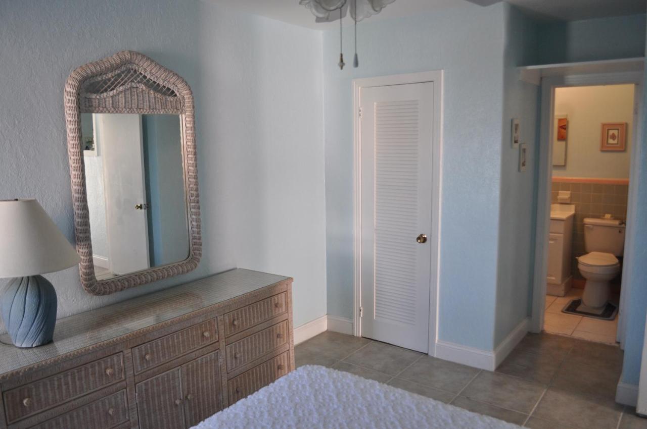 Sandgate Oceanfront Motel — photo 22